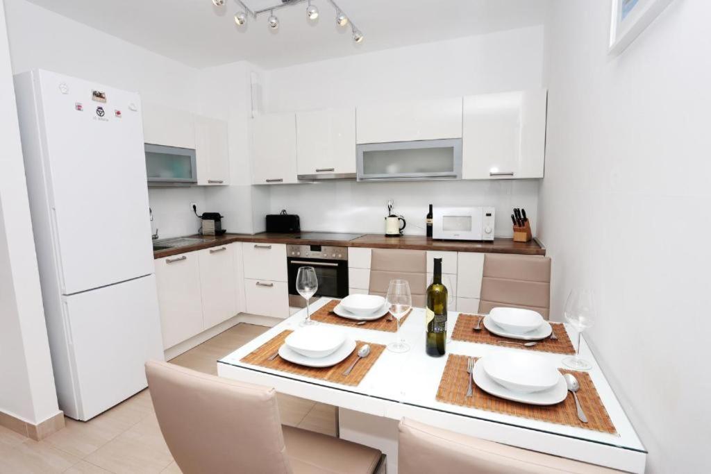 Apartments Kamelija سبليت الغرفة الصورة